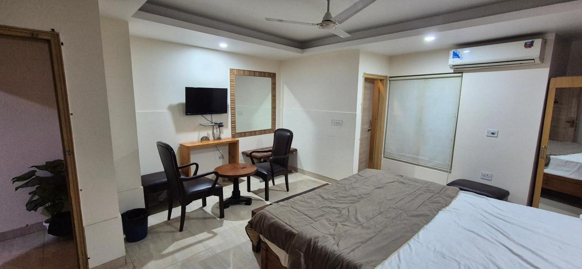 Royal Residency 3*