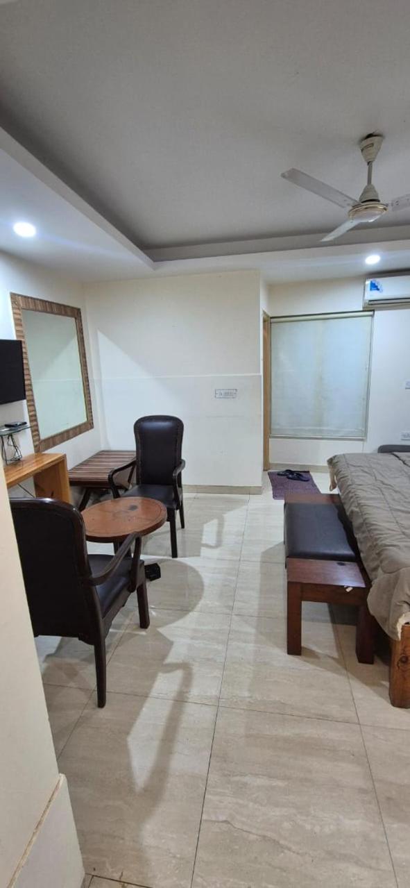 Royal Residency Hotel